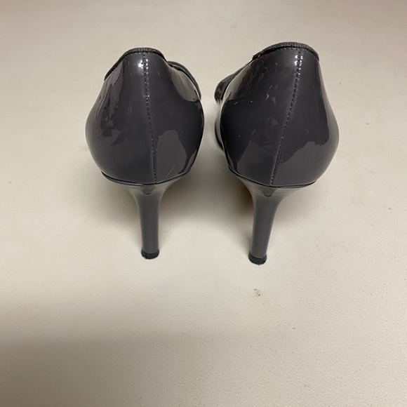 Tommy Hilfiger Heels - Picture 3 of 4